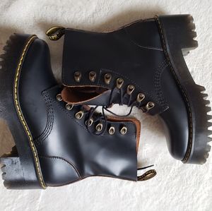 Leona Dr.Martens